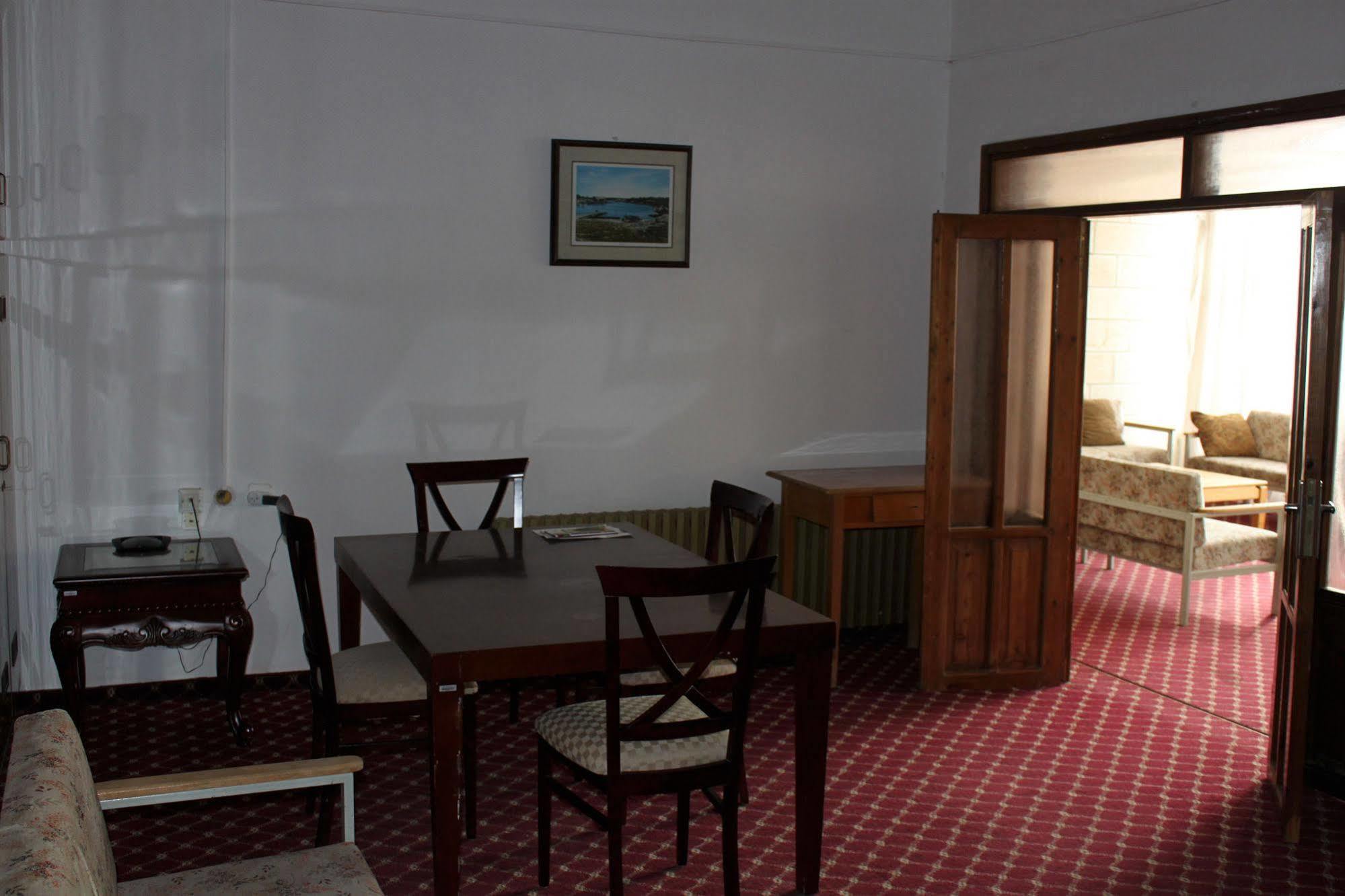 St Andrew'S Guesthouse - Ramallah Exterior foto